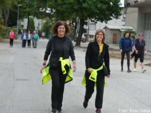 2^ Flowers Runner
