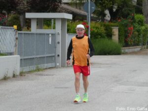 2^ Flowers Runner