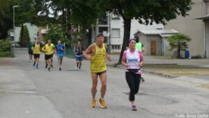 2^ Flowers Runner