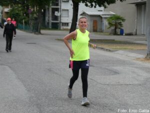 2^ Flowers Runner