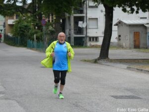 2^ Flowers Runner