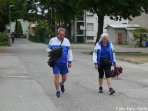 2^ Flowers Runner