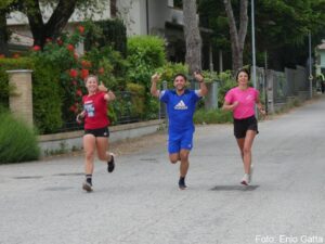 2^ Flowers Runner