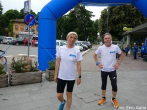2^ Flowers Runner