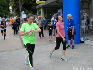 2^ Flowers Runner