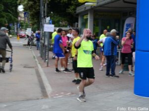2^ Flowers Runner