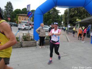 2^ Flowers Runner