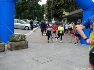 2^ Flowers Runner