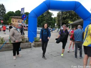 2^ Flowers Runner